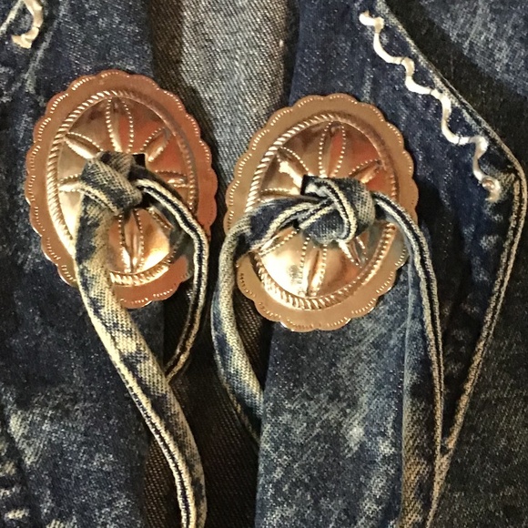 Rare Vintage 1980’s Denim Jacket with Conchos! - Picture 7 of 8
